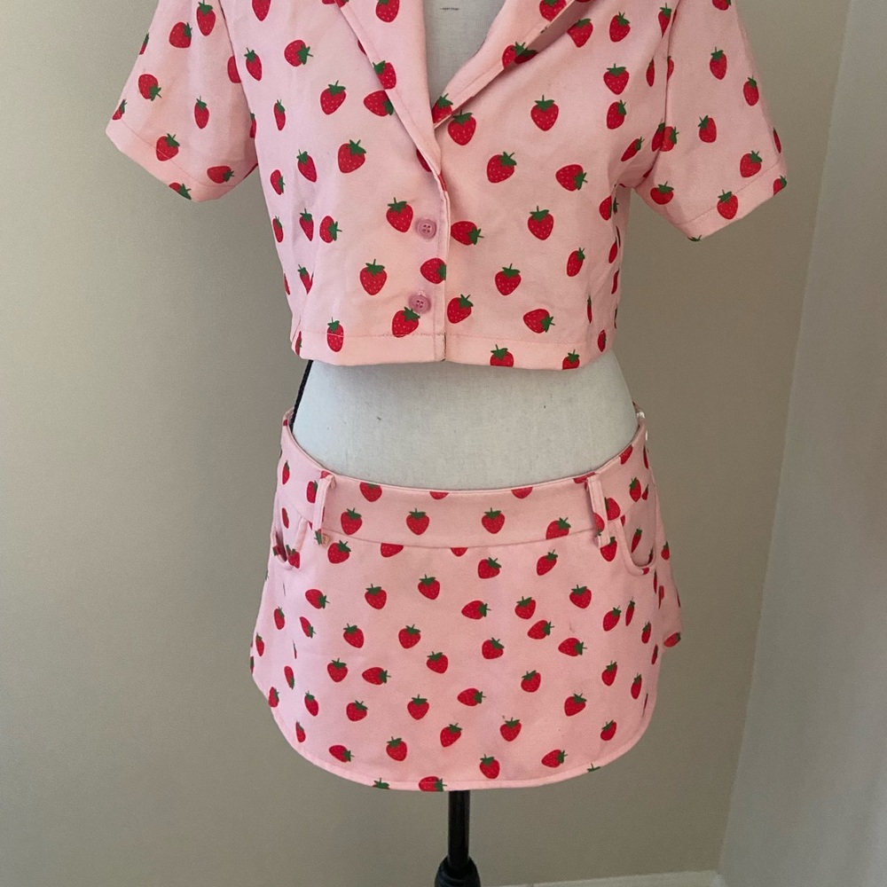 LIZ LISA Pink Strawberry Print Set